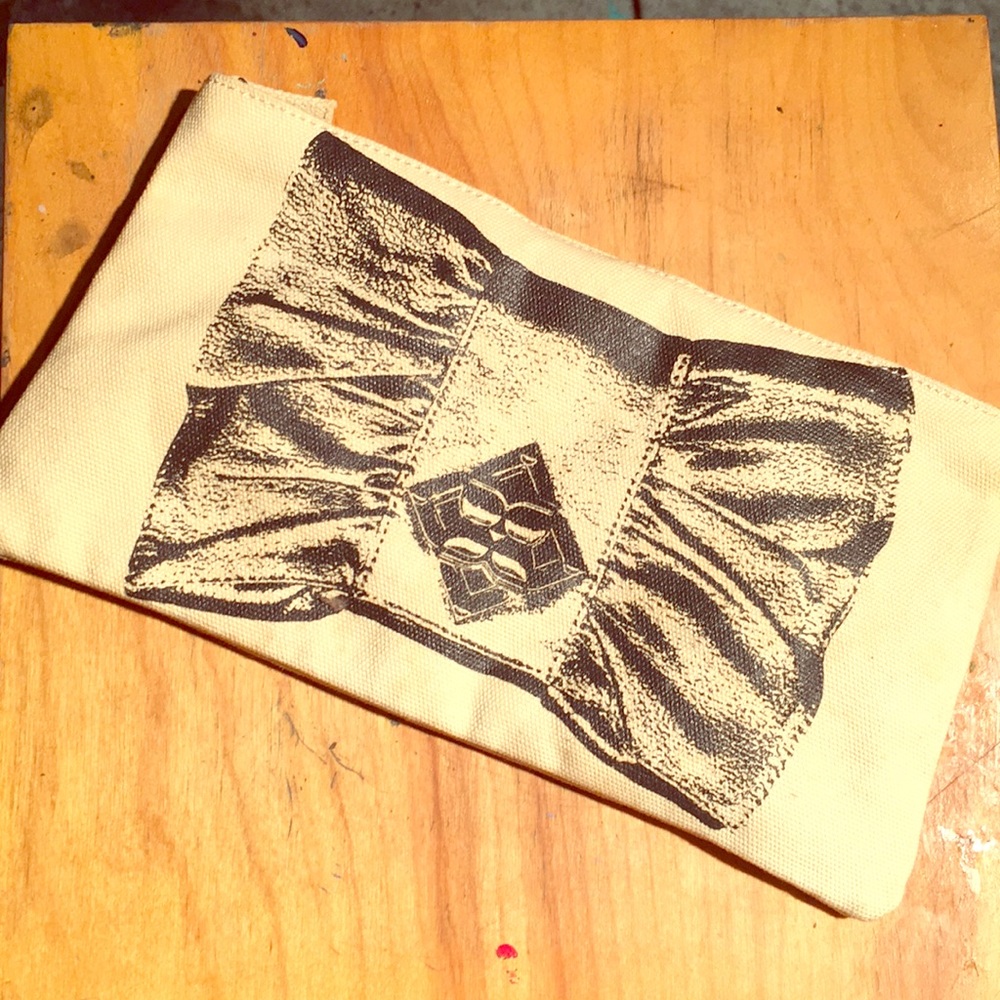 Bcbgmaxazria clutch